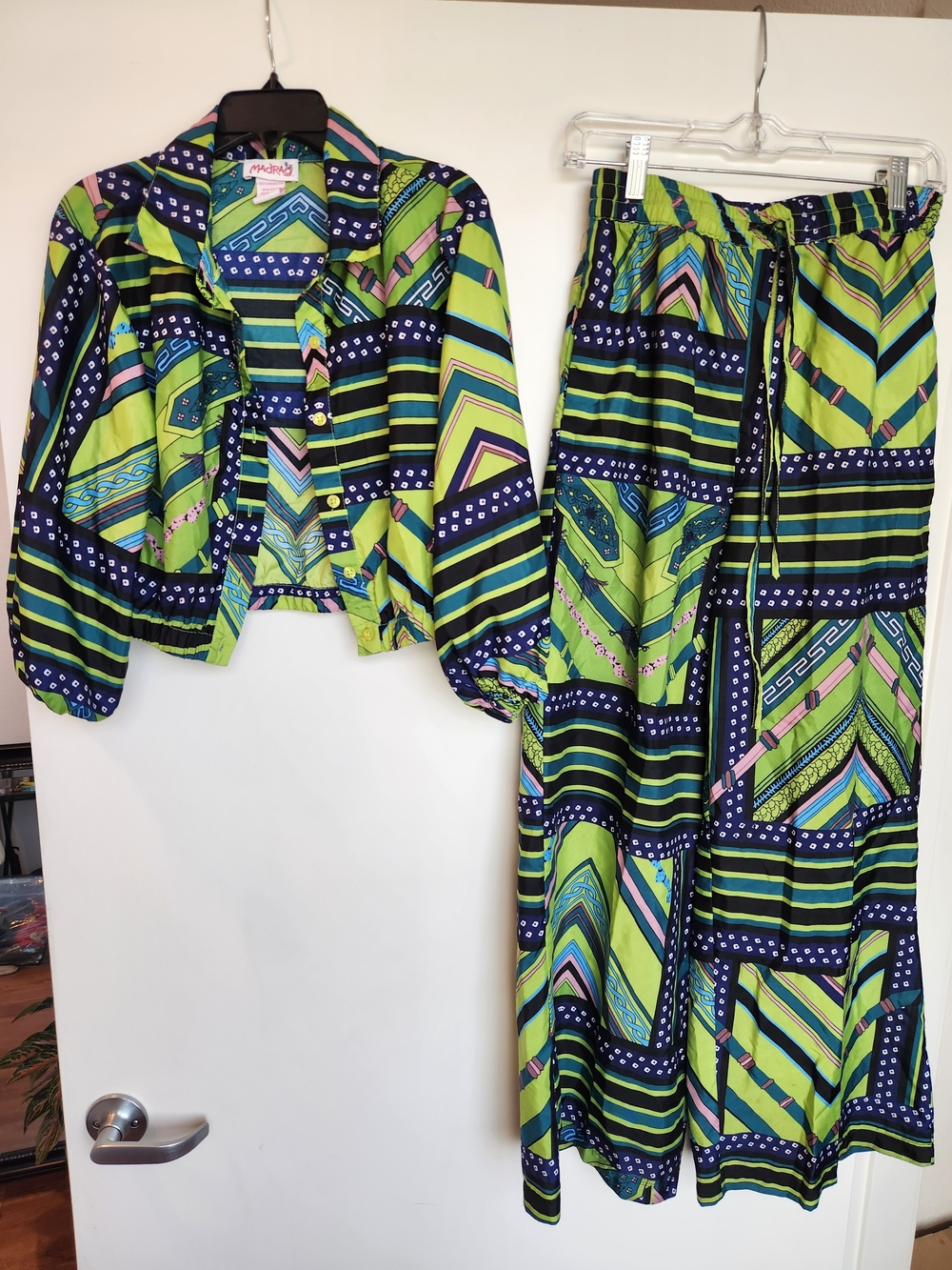 Vibrant 2 Pc Geometric Print Wide-Leg Pants/Cropped Jacket Blouse - Lime Multi